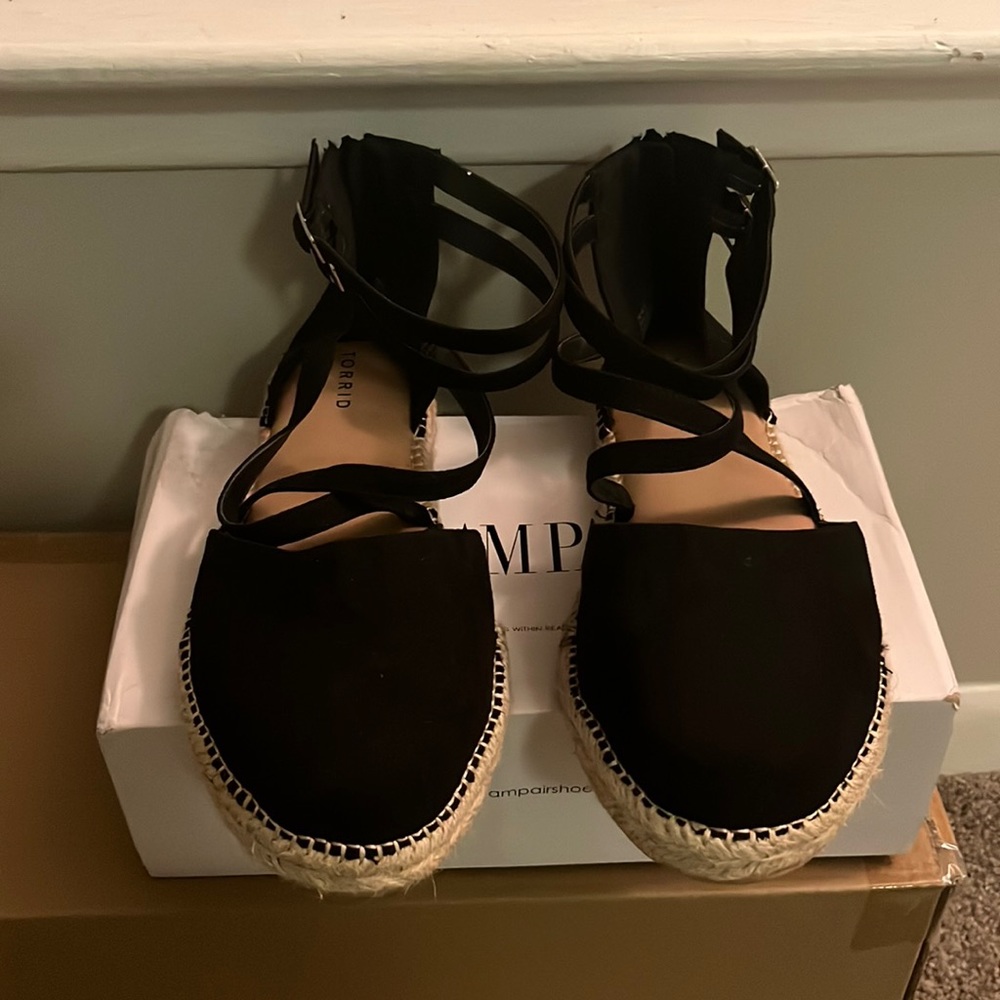 Black 11 wide shoe from Torrid. Never worn, brand new